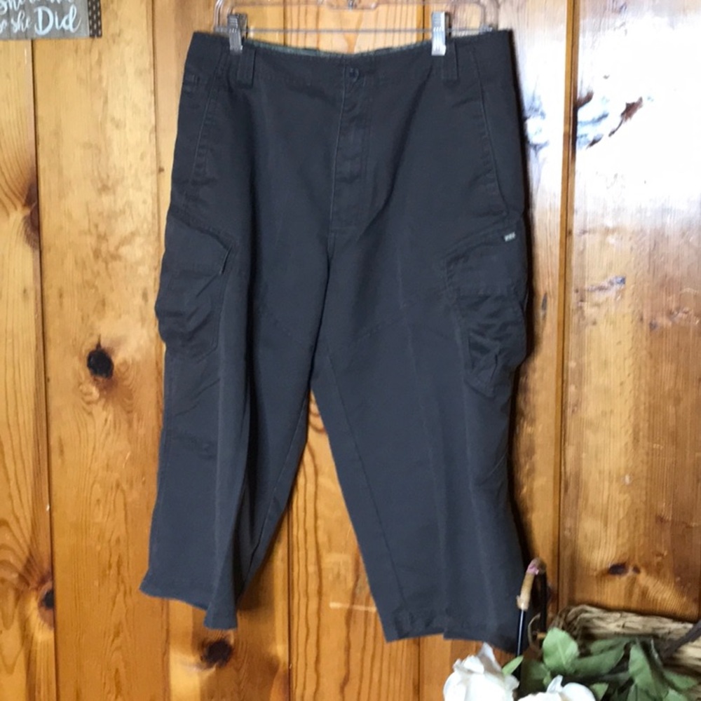 REI men’s gray Capri style size 30